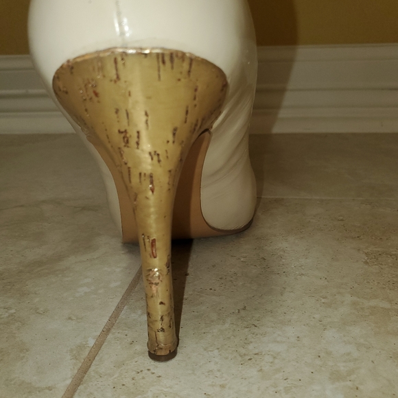 Guess Nude Peeptoe Pump - Picture 3 of 5